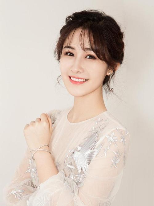 湖南卫视主持人与导演是谁？佳片有约女主持？ 