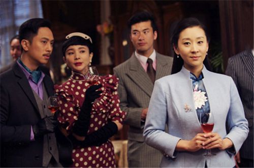 76号魔窟主题曲?孤站中李世杰的太太扮演着是谁?