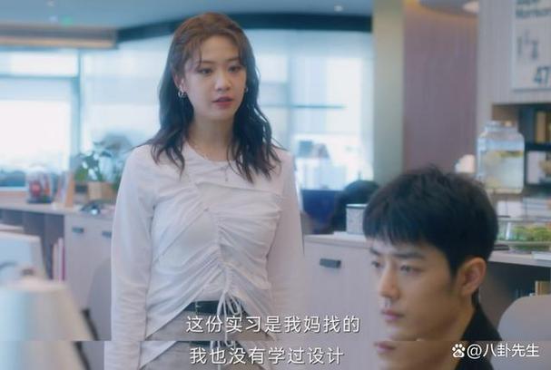 与君歌和琉璃是同一个导演哪？马涛露露是什么电视剧的人物？ 
