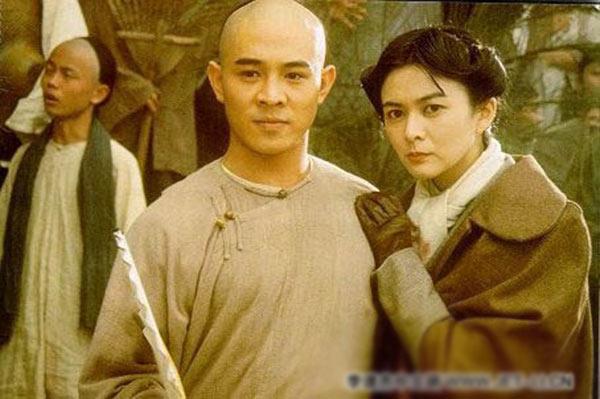倚天屠龙记电影李连杰导演？李连杰的黄飞鸿系列电影共有几部?导演是谁?动作指导的谁?拍摄年代？ 