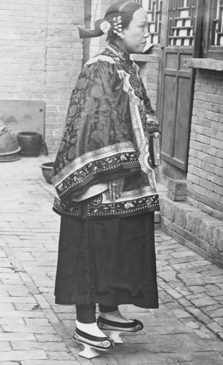 中国自清朝以后的历史？南口1937团长夫人扮演者是谁？ 