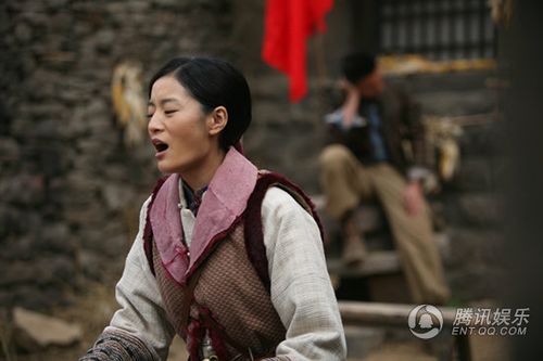 战火青春中金戈喜欢金花吗？金戈换故里东篱烽火祭意思？ 