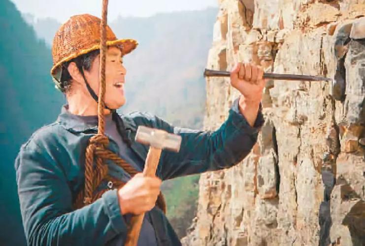飞越13号房最后张扬为什么留下来？天渠电影的介绍？ 