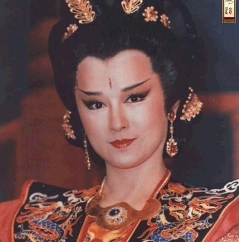 辛仁导演的武则天扮演者是谁？港版武则天是谁演的？ 