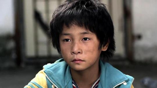 拾荒少年电影大结局？电影谎言侦探主演？ 