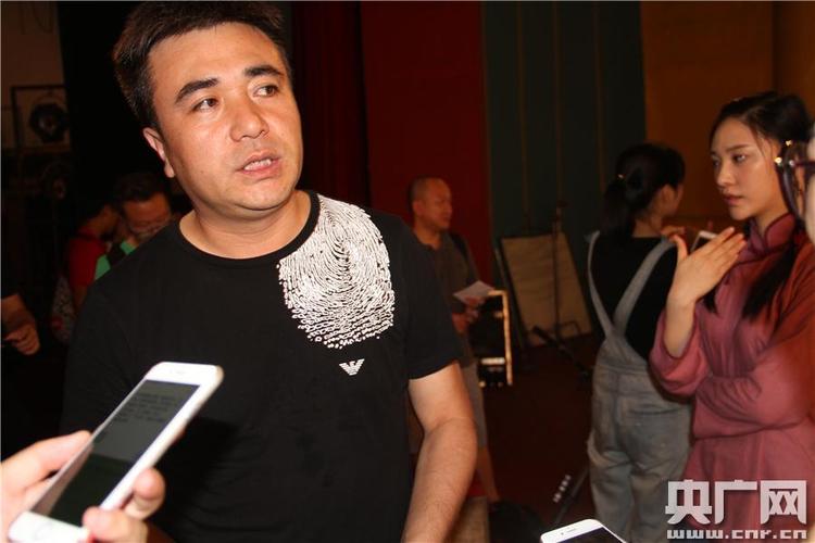 张万宏是国家一级导演吗？导演张忠的个人资料 