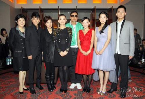 湖南卫视主持人与导演是谁?花开半夏周倩的扮演者是谁?