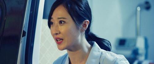 一路疯逃女主角是谁?导演曹飞资料