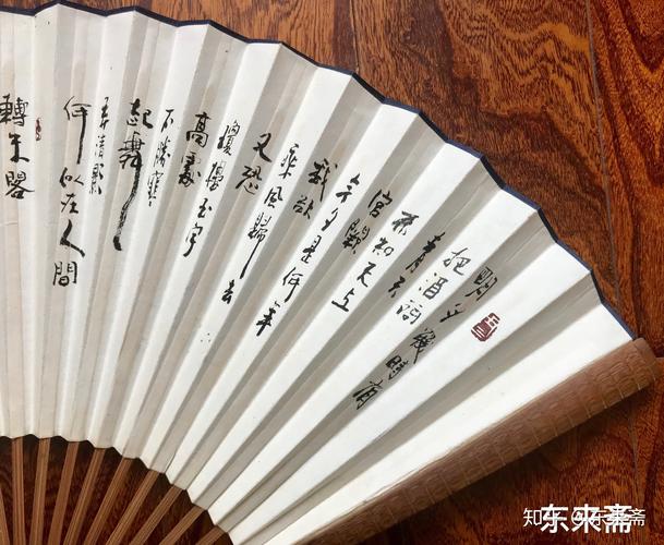 扇子上写什么字最霸气?壮志潜龙的导演是谁