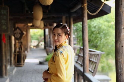 勇敢的心九姑娘谁演的?明星中有叫刘若溪的吗?