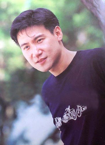 见一次我亲一次是什么电视剧?张学智导演是张学友的亲哥哥吗?