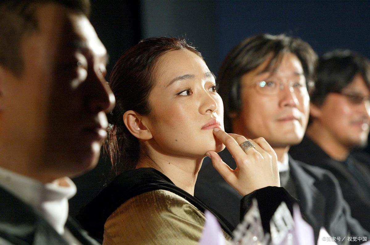 孙红雷做过导演吗?演员巩俐简介?