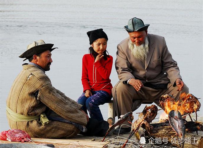 血鹅掌是什么电视剧里的？罗布的导演是谁？ 
