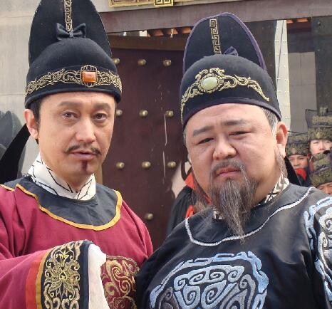 《神探狄仁杰4》的导演换了吗？神探狄仁杰第一部导演？ 