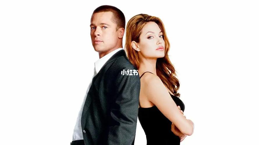史密斯夫妇男主角是谁?求类似与史密斯夫妇之类的电影?