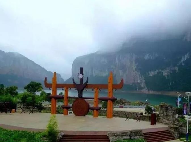 千户之屋最不恐怖的主题？乌江源百里画廊和化屋景区哪个好？ 