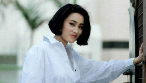 倚天屠龙记版本排行？逃学威龙刺杀周星星的美女谁演的？ 