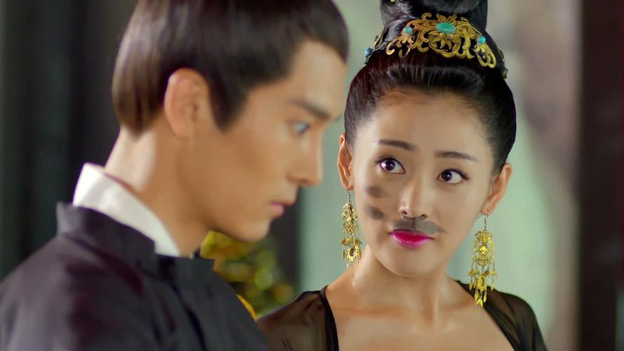 为什么说xun是导演?太子妃升职记太子知道女主是男的吗?