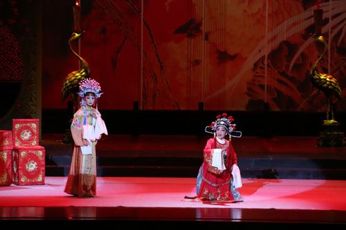 上天阶敲响石鼓是什么电视剧?女驸马片尾曲?