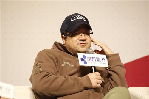 怎么才能认识导演?导演和制片人谁大?