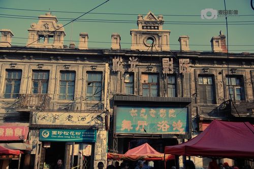 有哪些在哈尔滨取景拍摄的电影？既然青春留不住导演是谁？ 