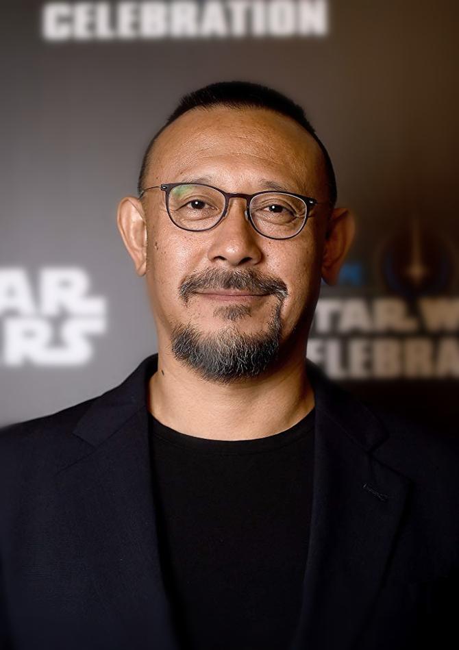 姜文是第几代电影导演?2013年姜文导演忙于拍摄的影片是?