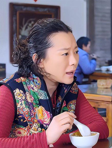名字带娅的女歌手?鼓楼外菊花扮演者是谁?