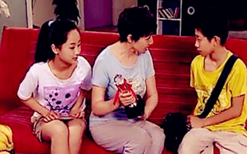 家有儿女第一部玲玲扮演者？家有儿女是哪年的拍的？ 