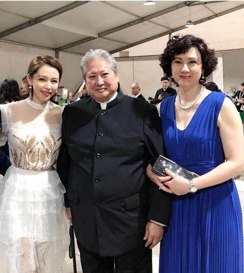 元彪翁虹洪金宝演的电影？洪金宝在东北拍戏叫什么？ 