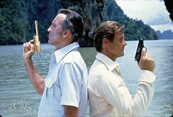 2021电影十大巅峰之作?007跳海怎么拍?