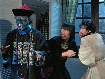 有个僵尸咬死打更人的电影名字叫什么?李元霸变僵尸是什么电影?