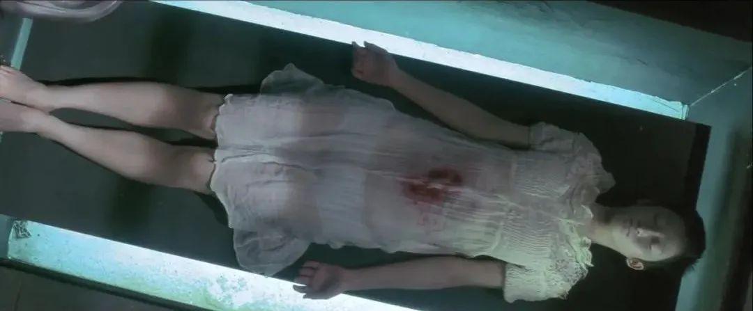双瞳女囚扮演者?韩国电影一个女的被杀埋在雪堆里绑的鱼钩结连环杀人案是什么电影?