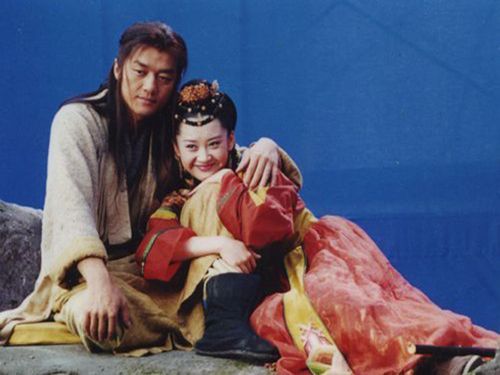 《笑傲江湖》李亚鹏版的,饰任盈盈的是谁呀?导演李振平
