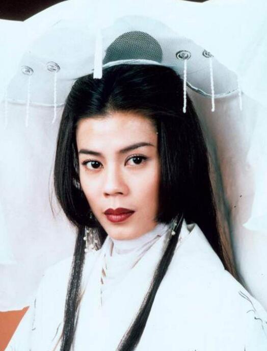 《笑傲江湖》李亚鹏版的,饰任盈盈的是谁呀?导演李振平