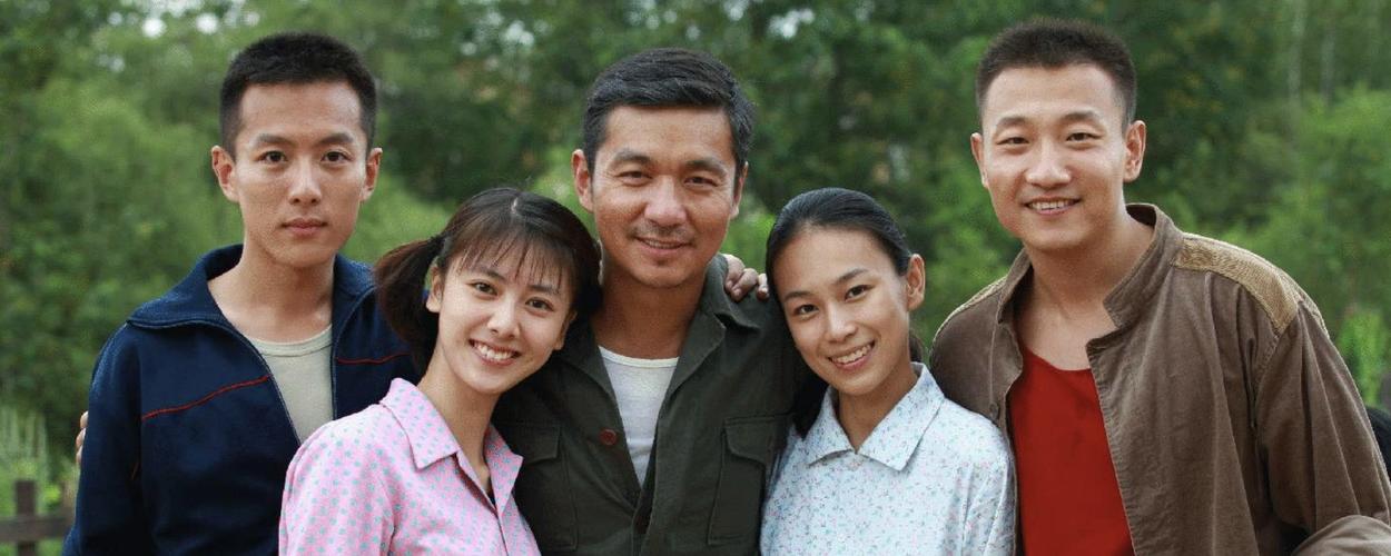 养父的花样年华全部演员表？姓侯的最出名的导演？ 