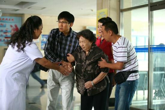 儿子被妈打不还手电视剧?导演张唯是哪里人