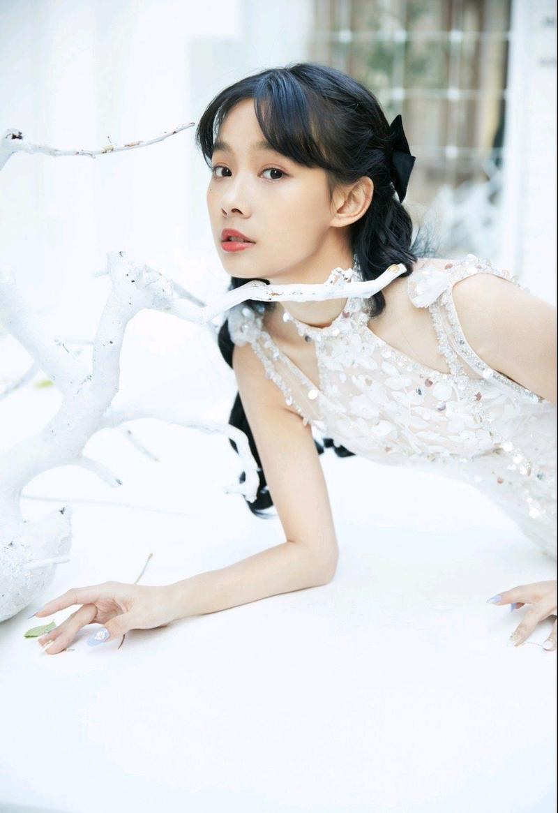 鲁照华演过什么电视剧?哪个明星是2月12日出生?