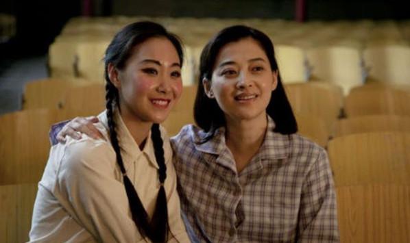 岁月电影拍摄地点？有部电影里面有一女的脖子上纹了个安字，不是个中国人，这个电影叫什？ 