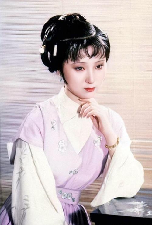 演林黛玉死去的明星叫什么?卡梅隆拍泰坦尼克号的主要目的是?