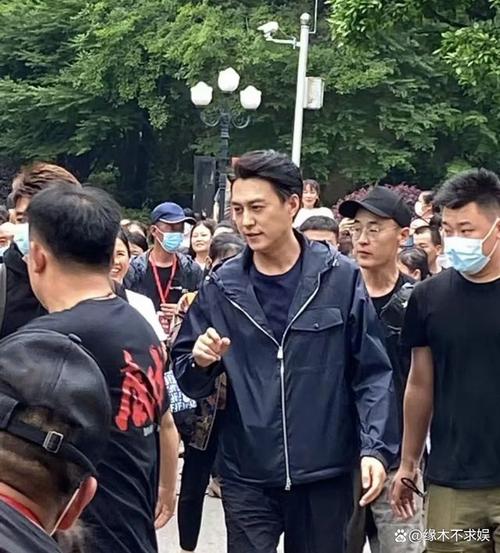 靳东学过京剧吗？靳东怎么评价成毅？ 