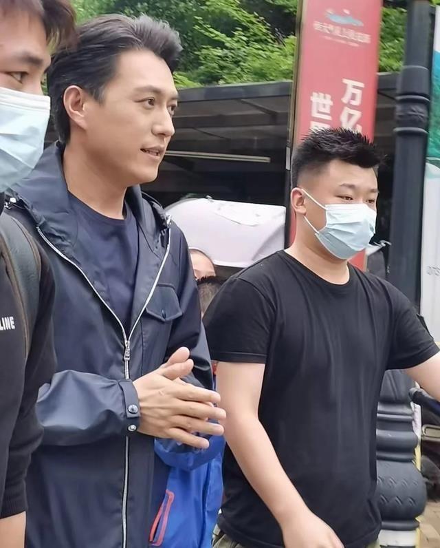 靳东学过京剧吗?靳东怎么评价成毅?