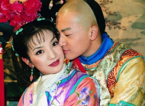 苏有朋现实中喜欢谁？还珠格格第一部副导演？ 