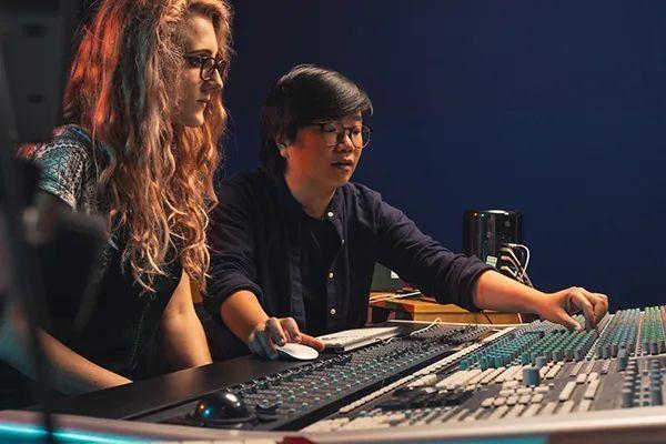 学习音乐制作需要多少费用？学生想当导演怎么报名？ 
