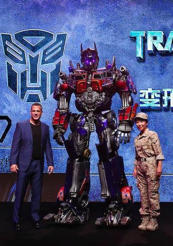 变形金刚是谁导演的？变形金刚的导演是谁？ 