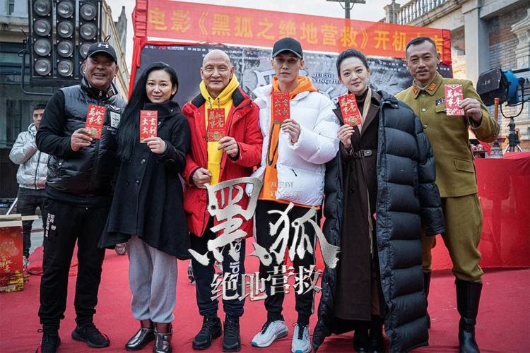 黑狐洪团长扮演者?导演张健现任老婆是谁?