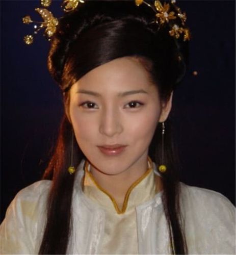 新版宝莲灯中三圣母饰演者是谁，能提供点资料么？新宝莲灯导演是谁？ 