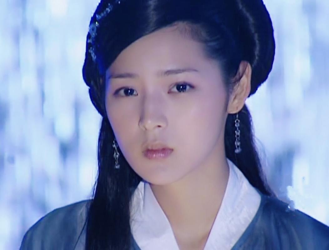 新版宝莲灯中三圣母饰演者是谁,能提供点资料么?新宝莲灯导演是谁?