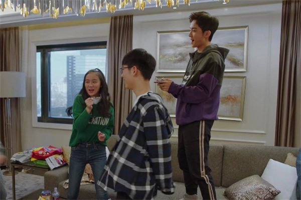 千里走单骑综艺节目主持人？小欢喜杨杨喜欢陶子吗？ 