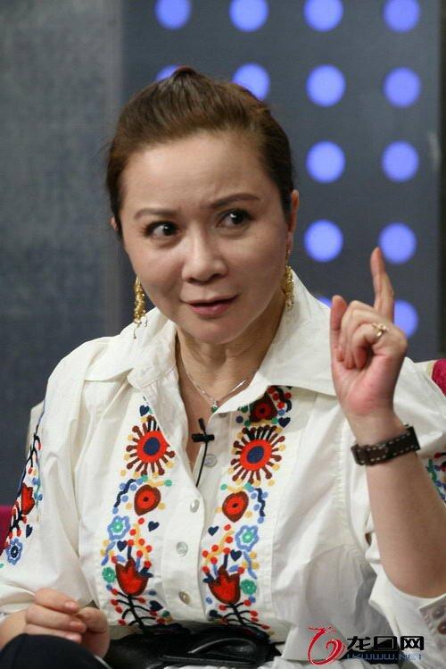 明星蔡明是哪里人？这街1导演？ 