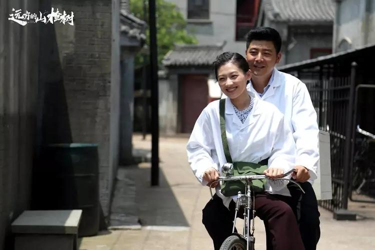 青禾男高荆浩的妹妹最后咋了？远方的山楂树中小凤导演者是？ 